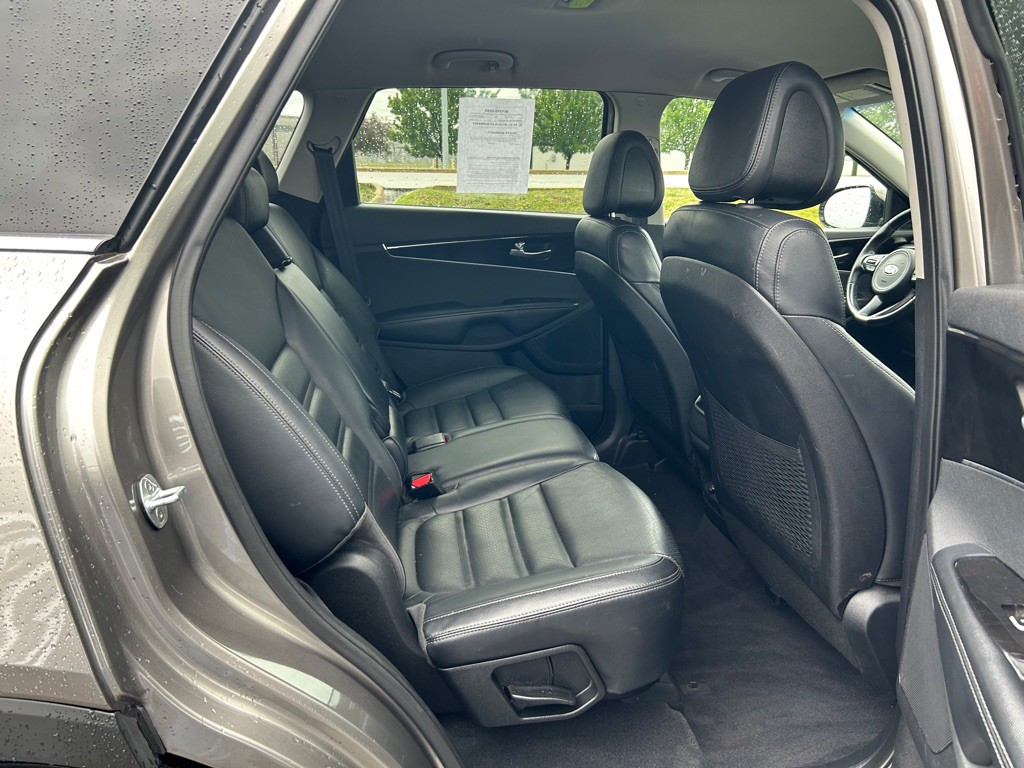 2016 Kia Sorento Image 12