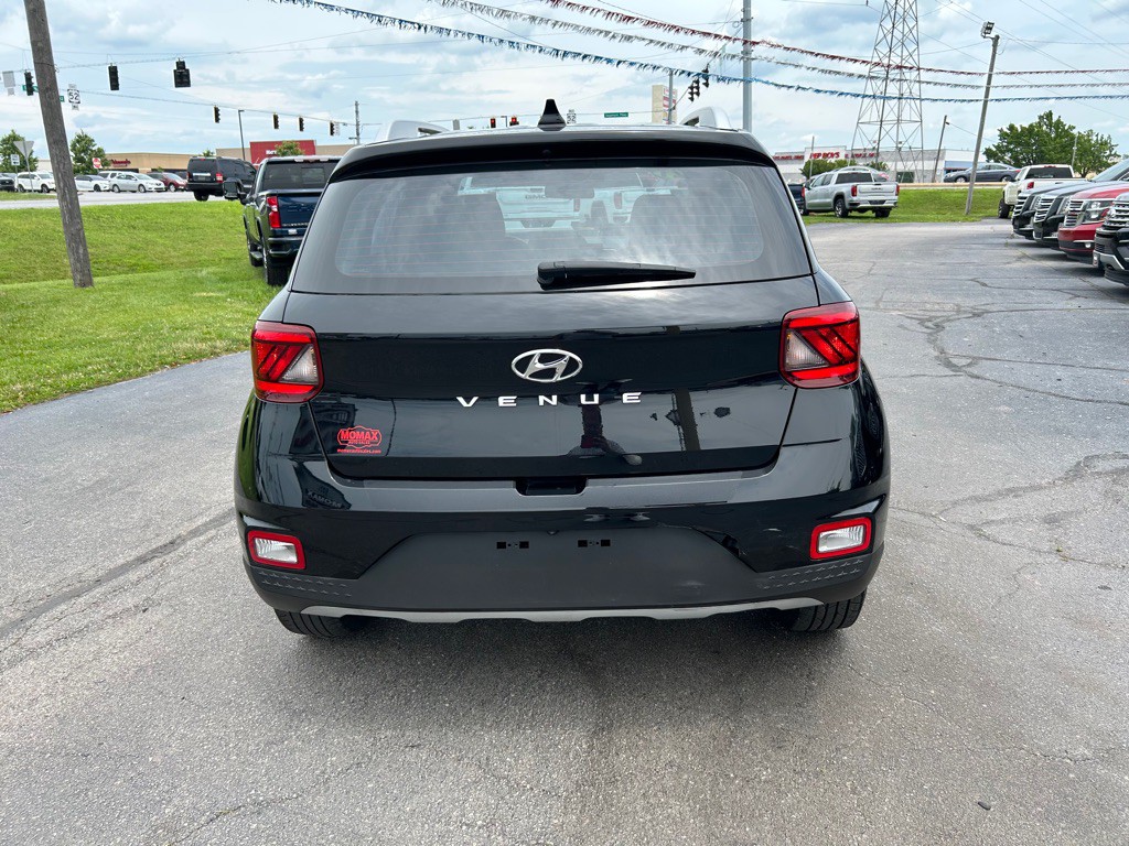 2021 Hyundai Venue Image 8