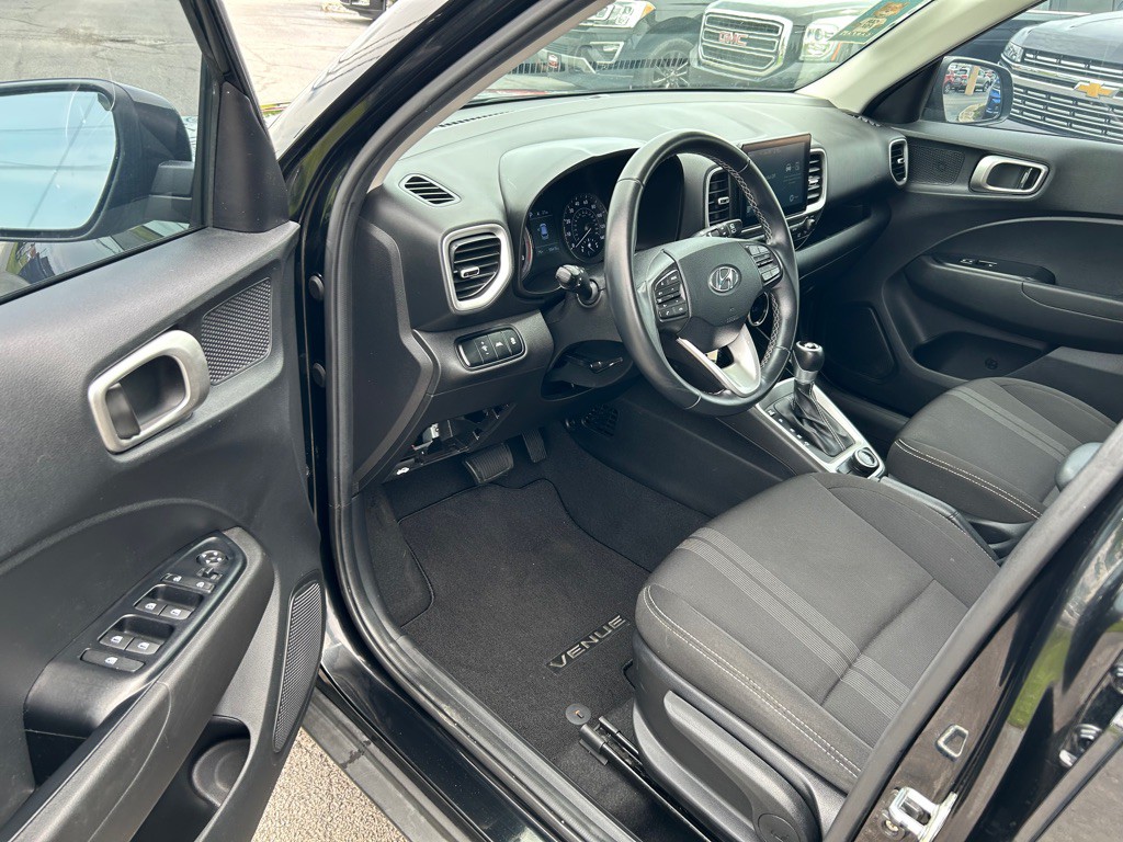 2021 Hyundai Venue Image 15