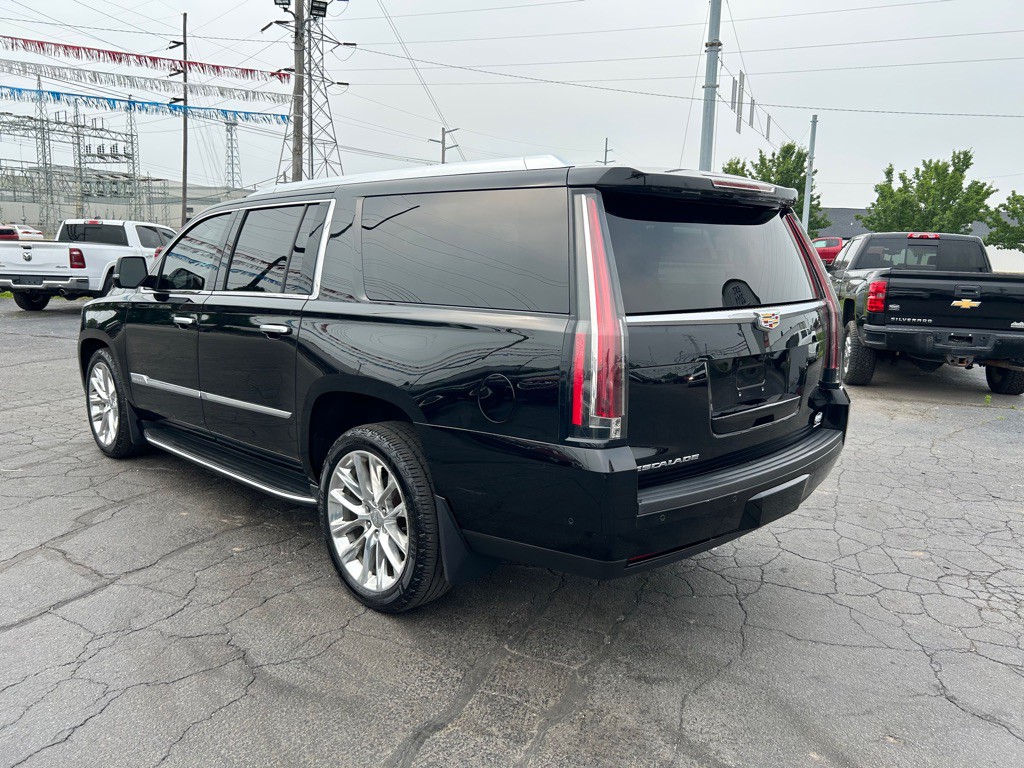 2017 Cadillac Escalade Image 6