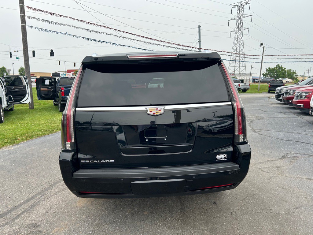2017 Cadillac Escalade Image 7