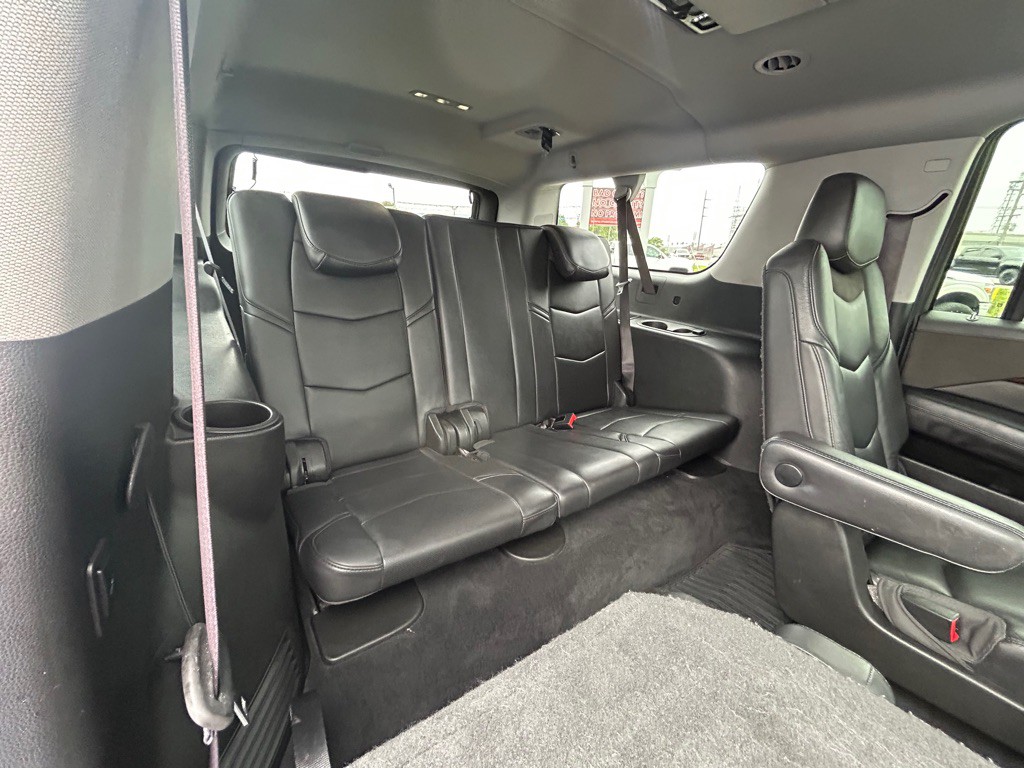 2017 Cadillac Escalade Image 12