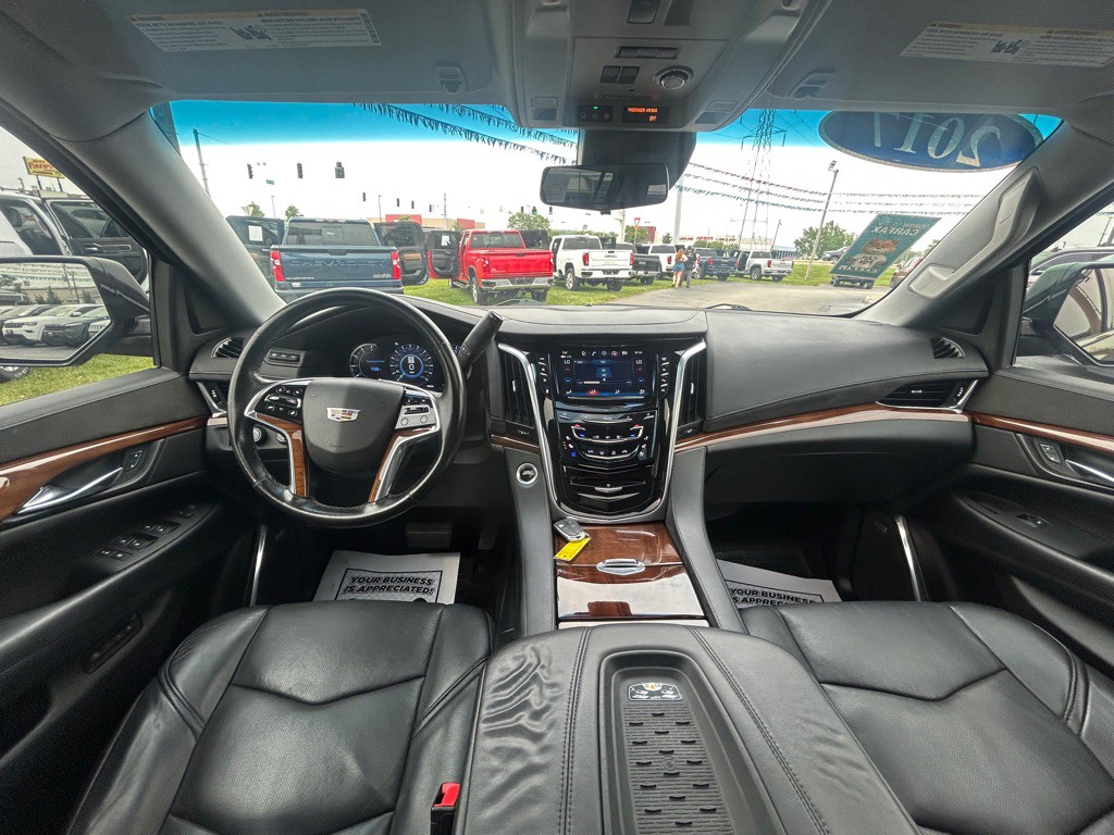 2017 Cadillac Escalade Image 16
