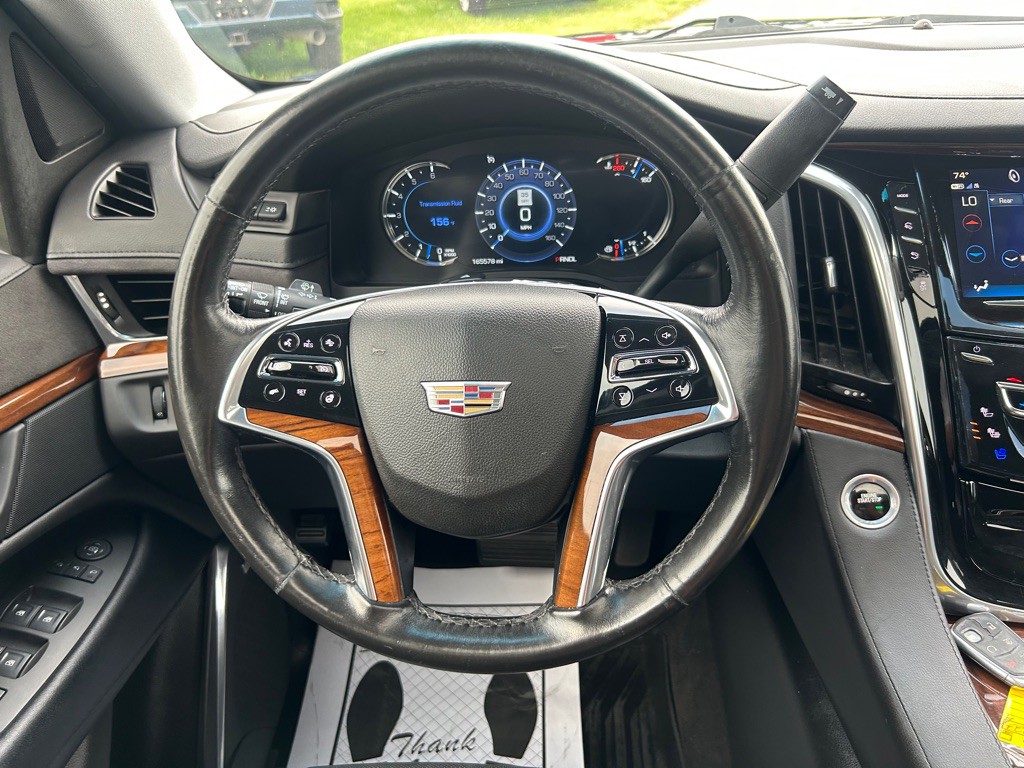 2017 Cadillac Escalade Image 17