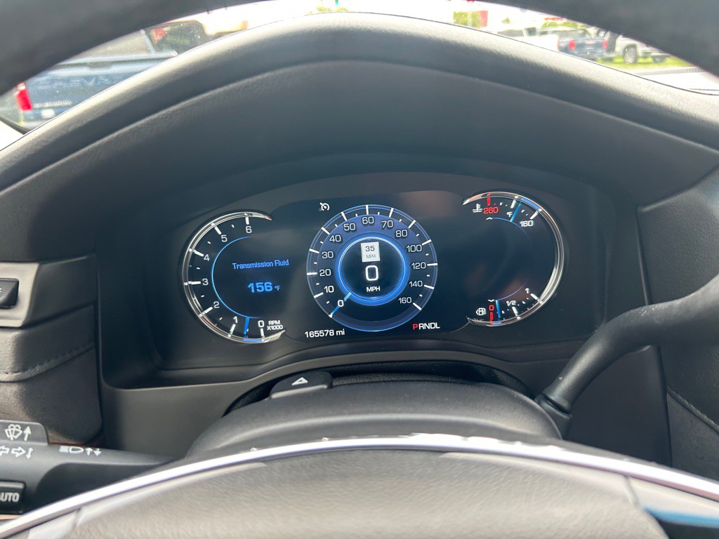 2017 Cadillac Escalade Image 18