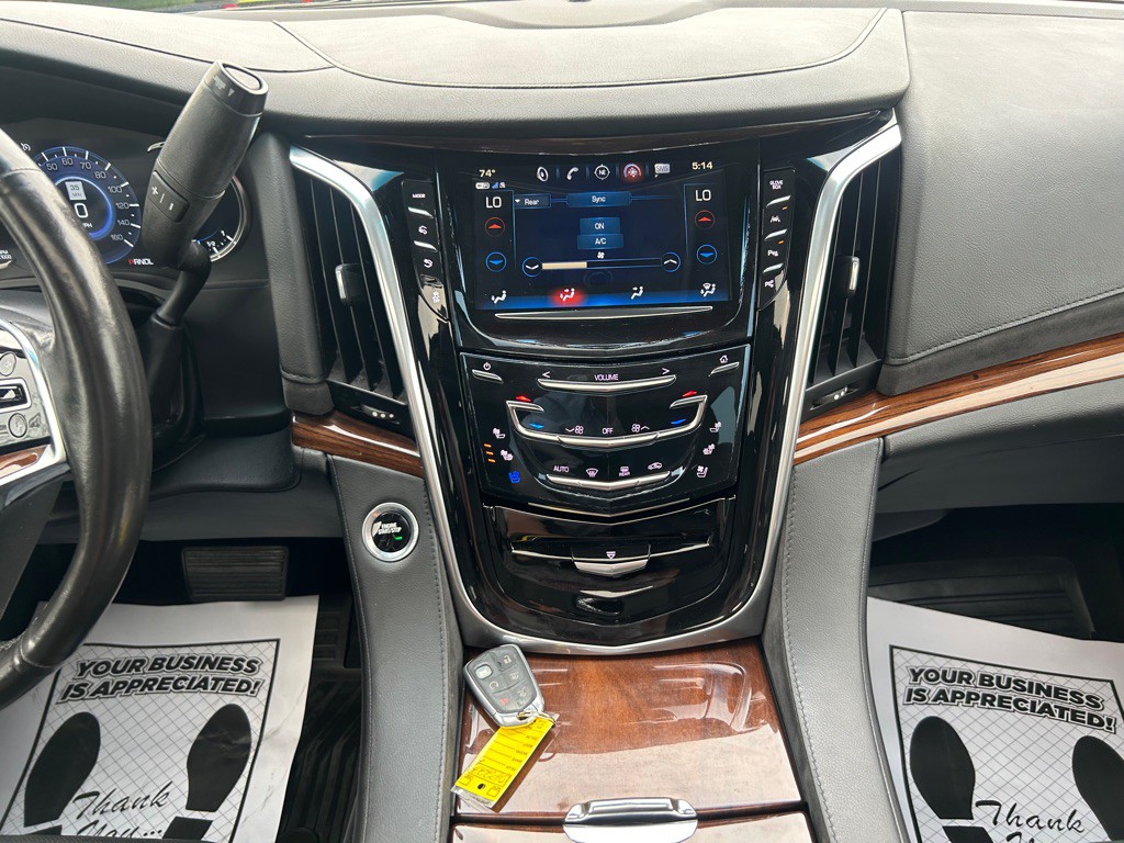 2017 Cadillac Escalade Image 19