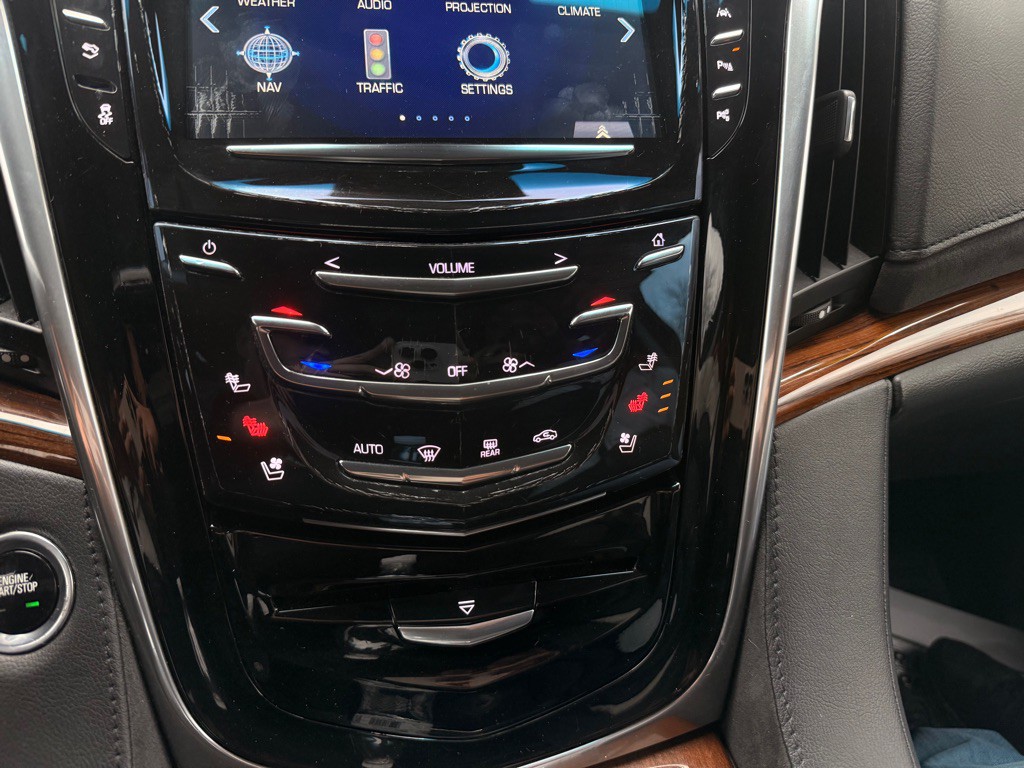 2017 Cadillac Escalade Image 13