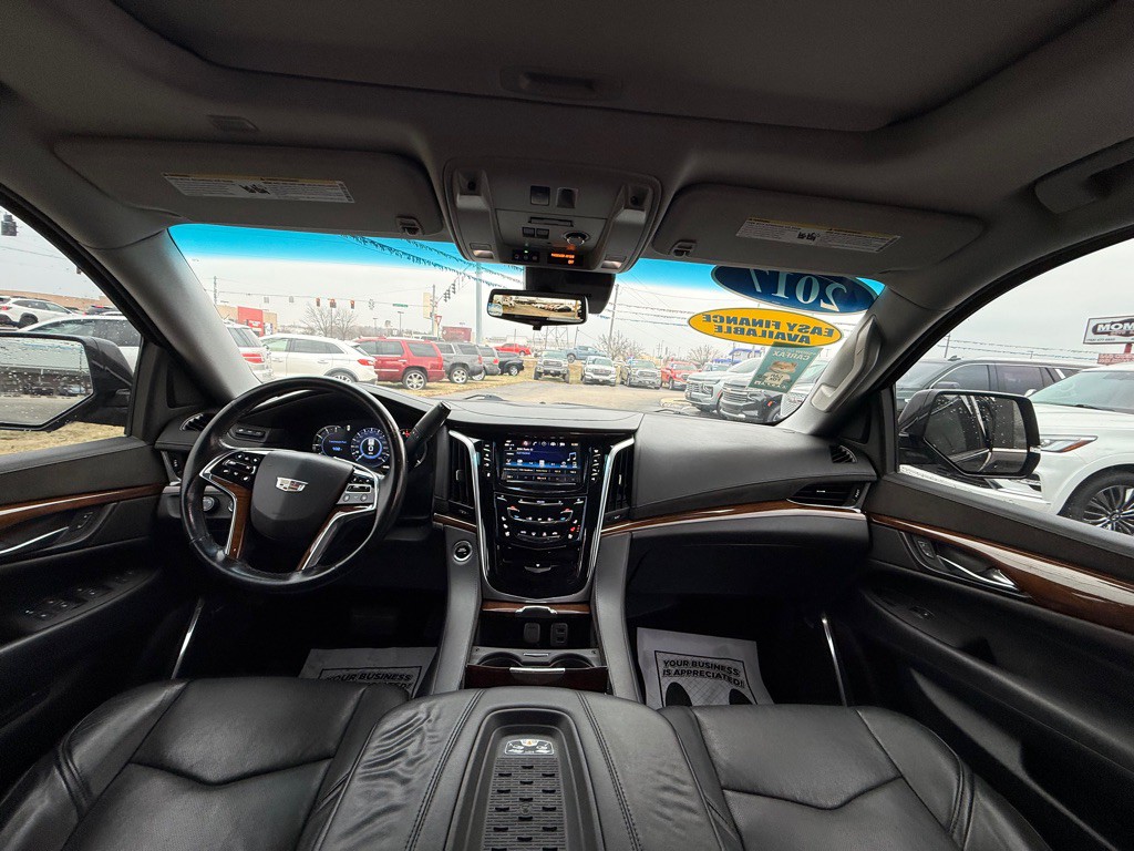 2017 Cadillac Escalade Image 16