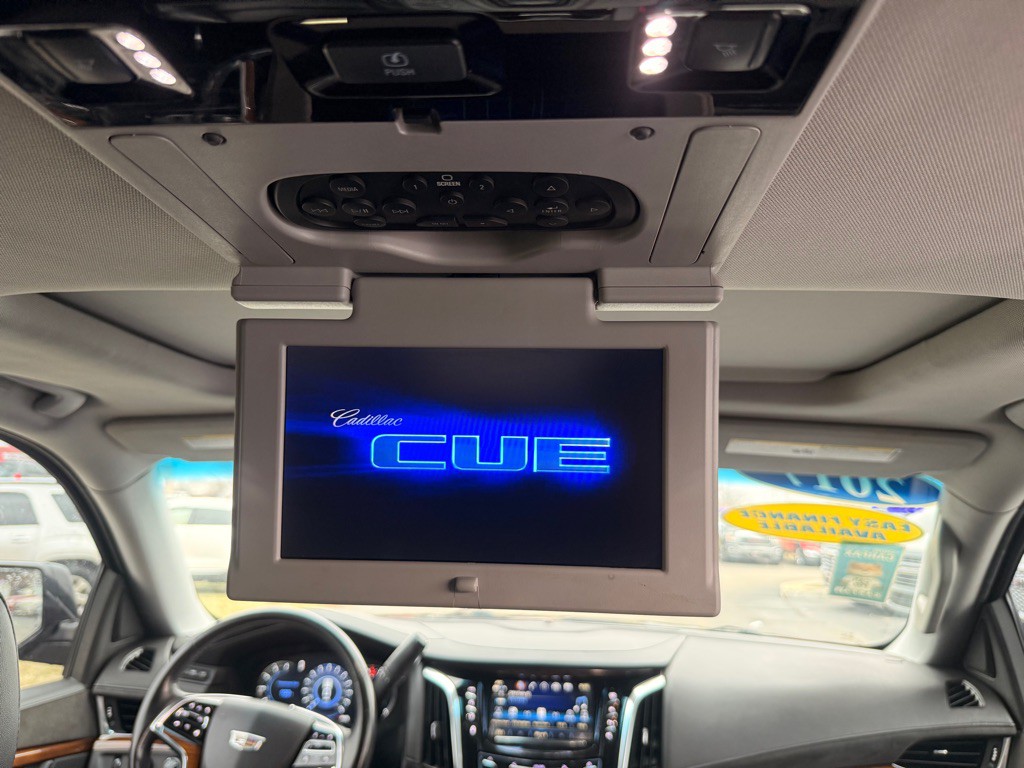 2017 Cadillac Escalade Image 17