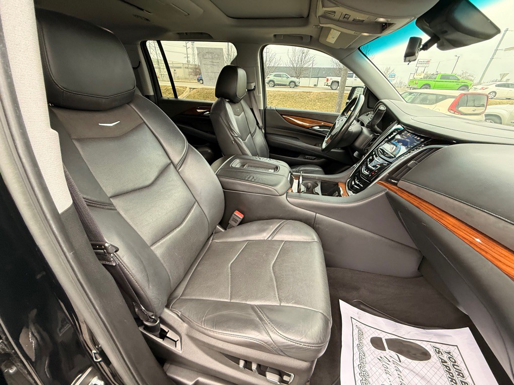2017 Cadillac Escalade Image 21