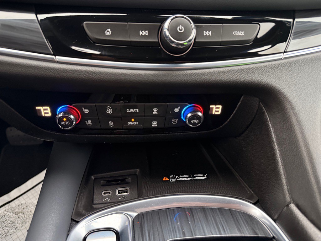2022 Buick Enclave Image 15
