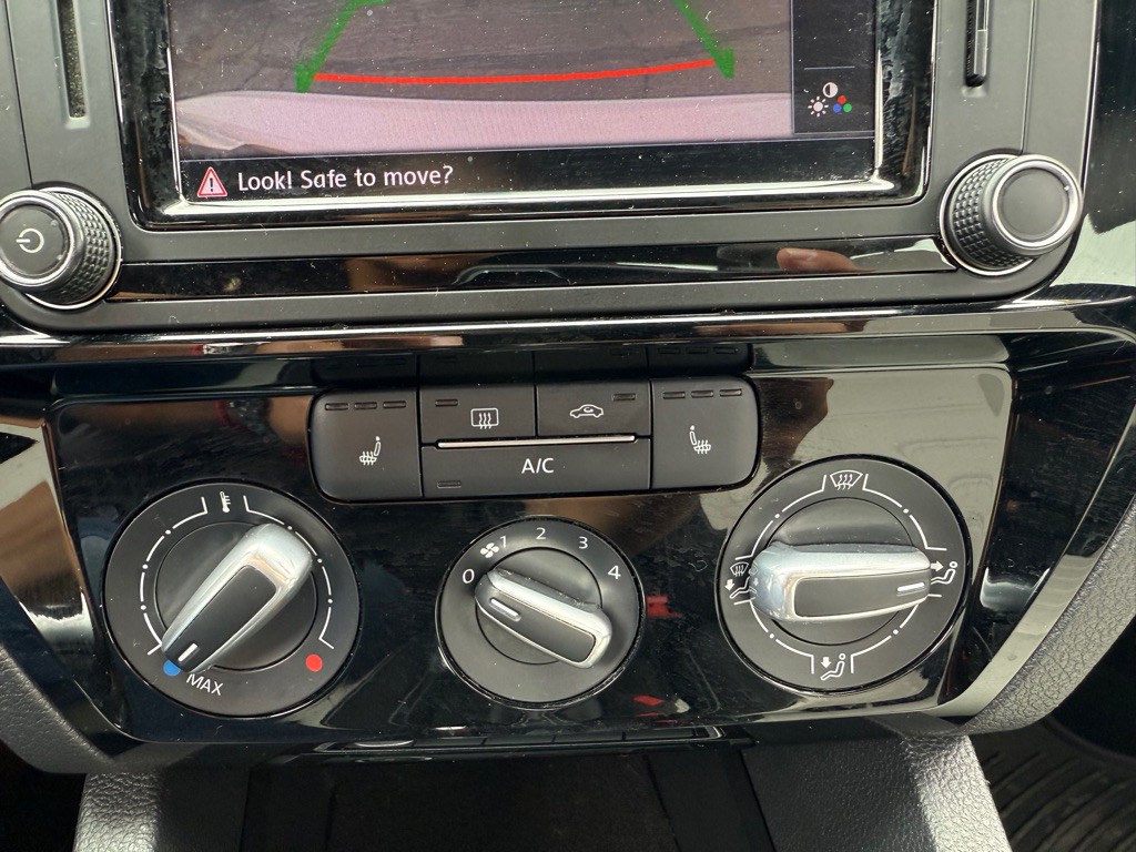 2016 Volkswagen Jetta Image 14