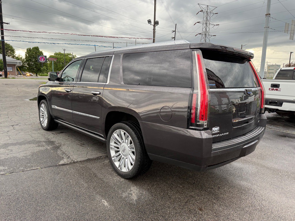 2015 Cadillac Escalade Image 8