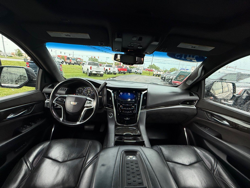 2015 Cadillac Escalade Image 10