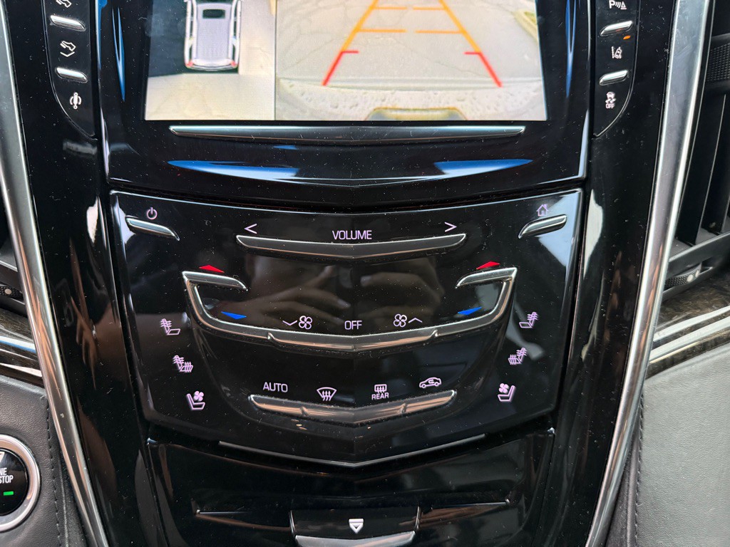 2015 Cadillac Escalade Image 13