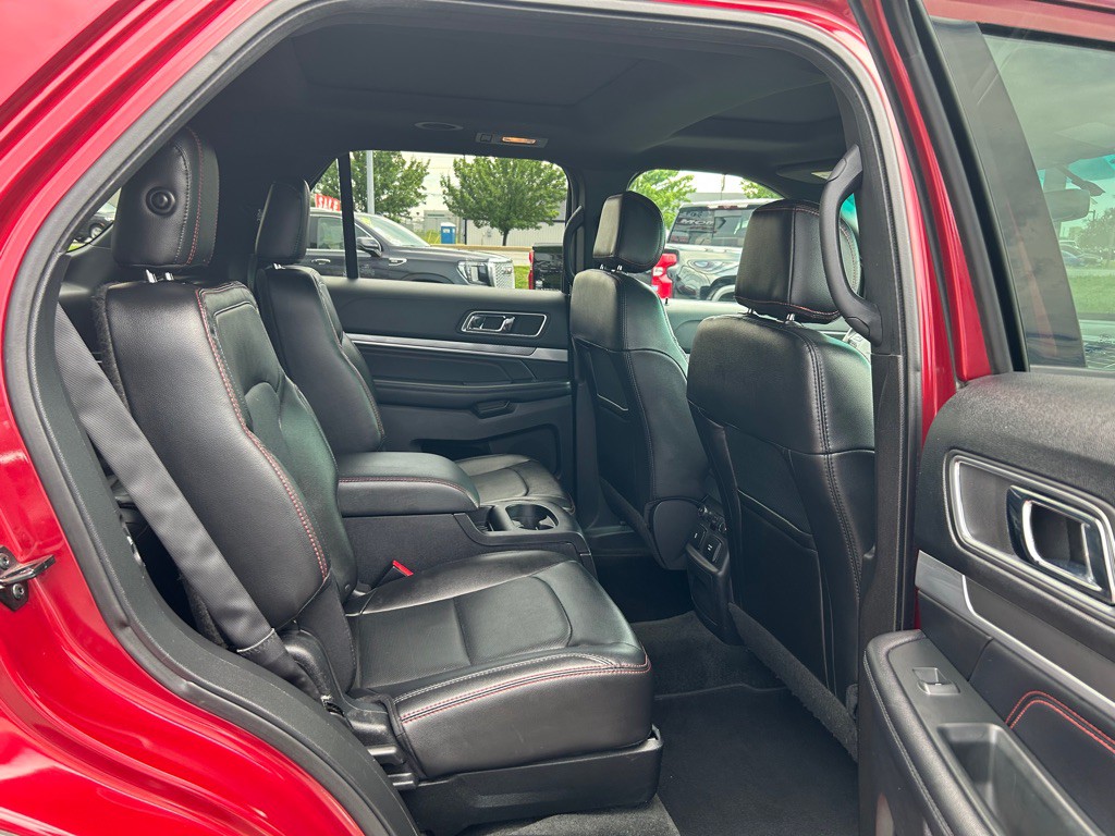 2016 Ford Explorer Image 12