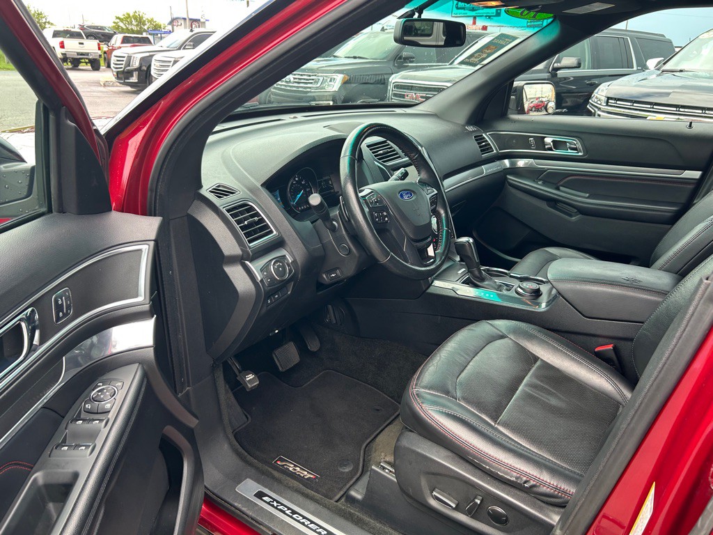 2016 Ford Explorer Image 16
