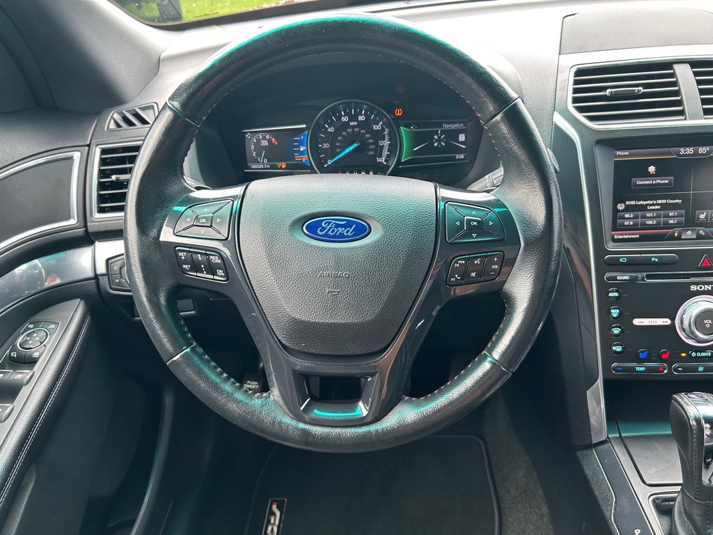 2016 Ford Explorer Image 18