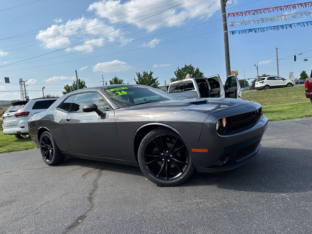 2016 Dodge Challenger Image 4