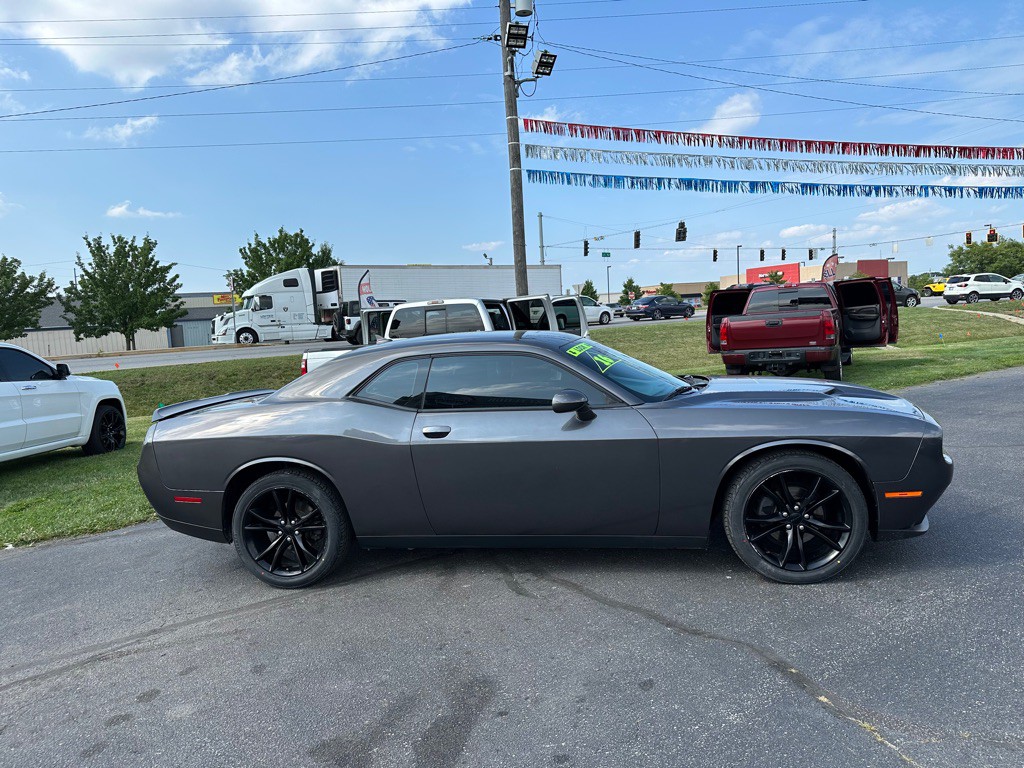 2016 Dodge Challenger Image 6
