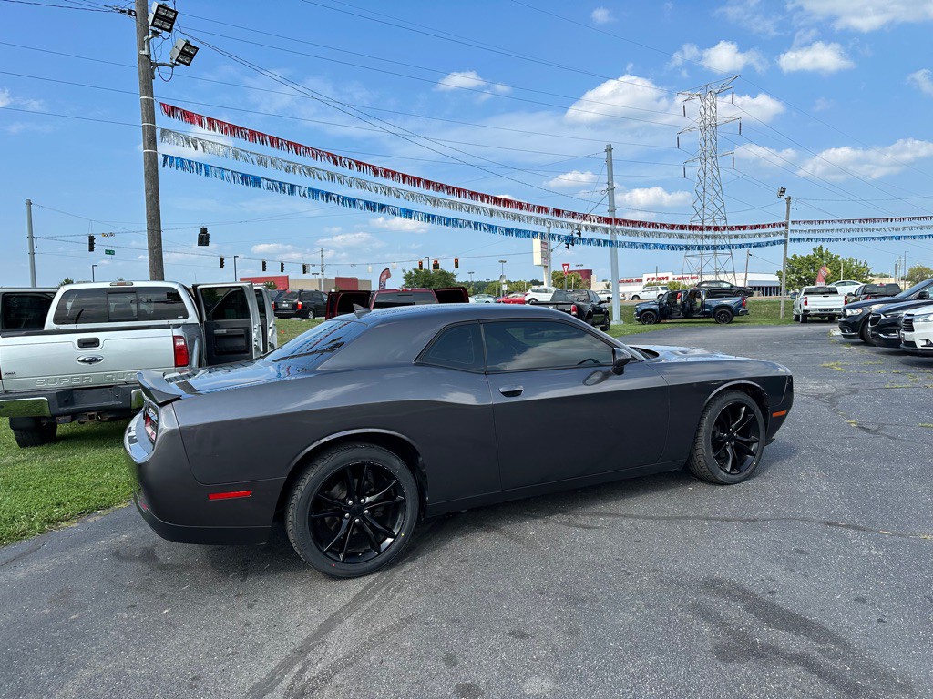 2016 Dodge Challenger Image 7