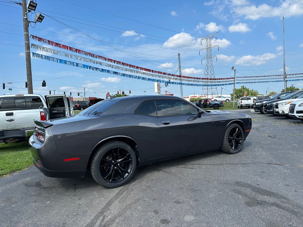 2016 Dodge Challenger Image 8
