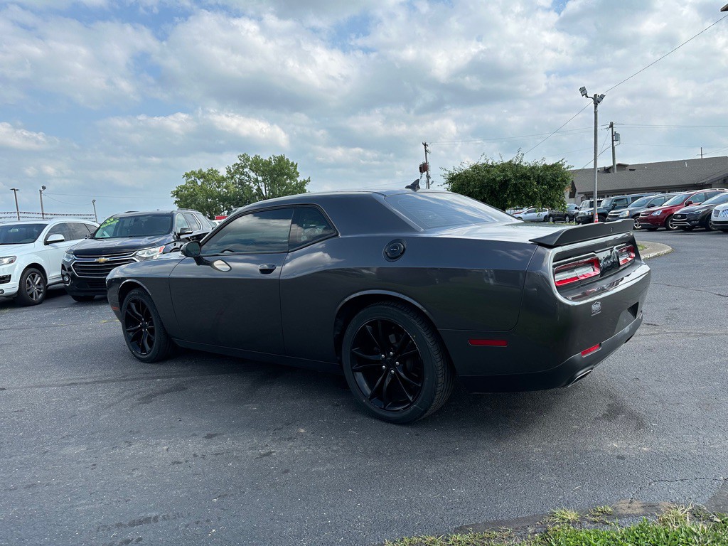 2016 Dodge Challenger Image 10