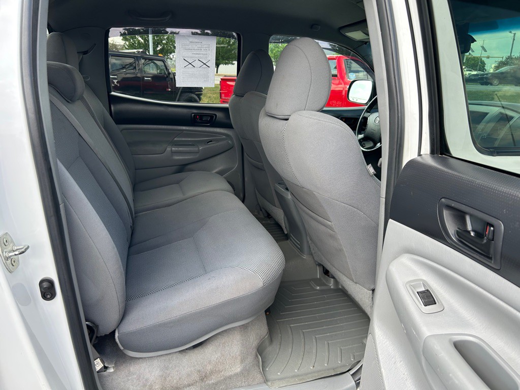 2011 Toyota Tacoma Image 12