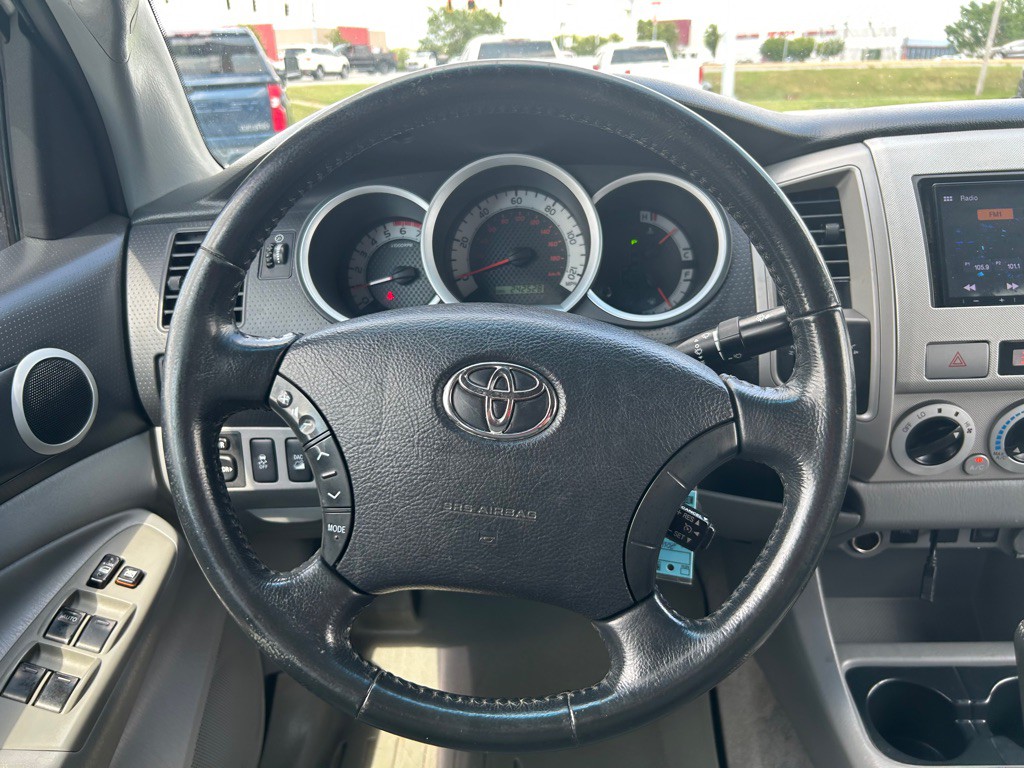 2011 Toyota Tacoma Image 16