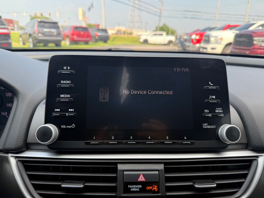 2019 Honda Accord Image 12