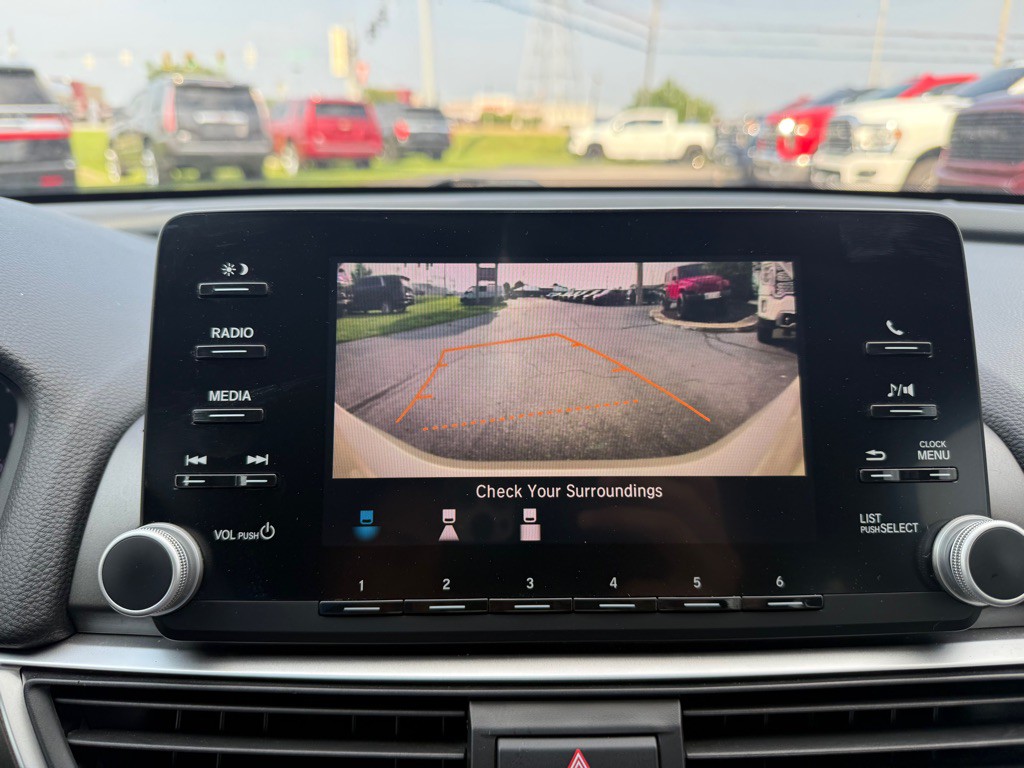 2019 Honda Accord Image 14