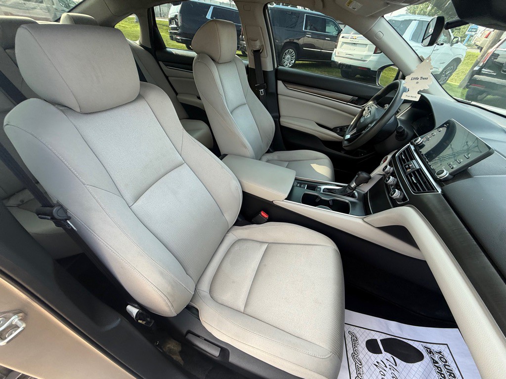 2019 Honda Accord Image 16