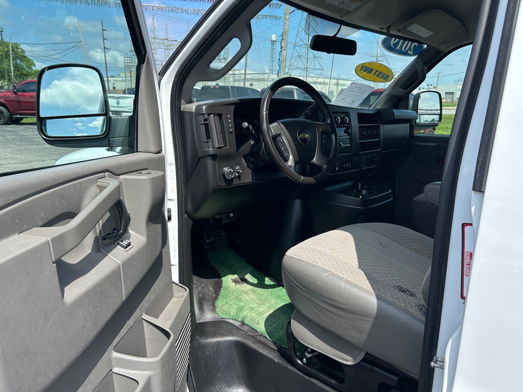 2019 Chevrolet Express Image 16