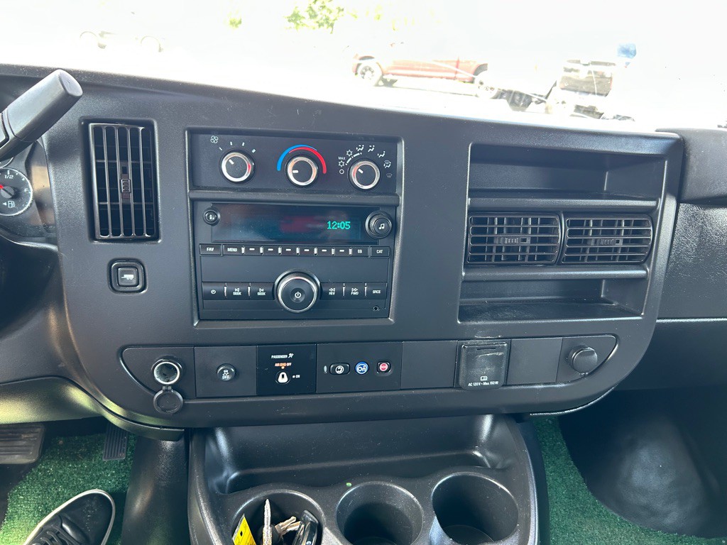 2019 Chevrolet Express Image 19