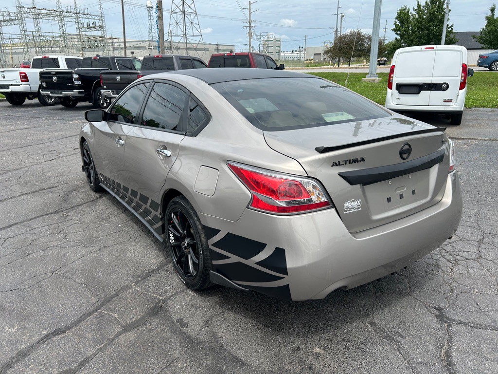 2015 Nissan Altima Image 7