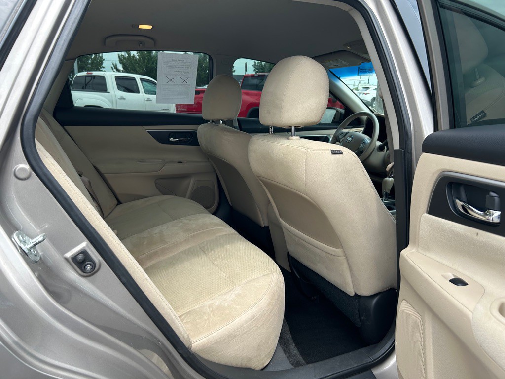 2015 Nissan Altima Image 12