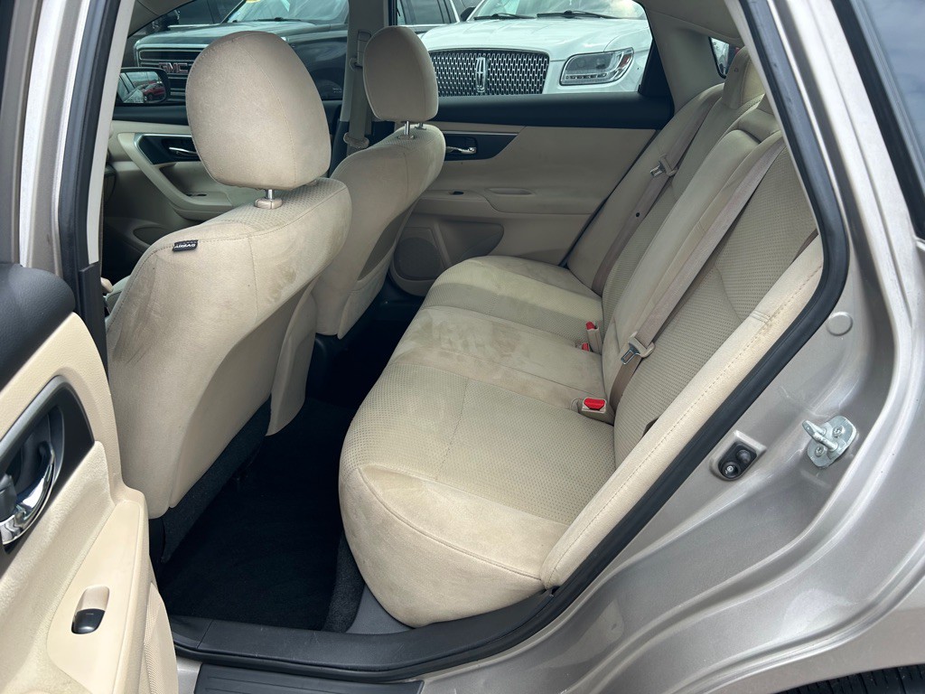2015 Nissan Altima Image 13