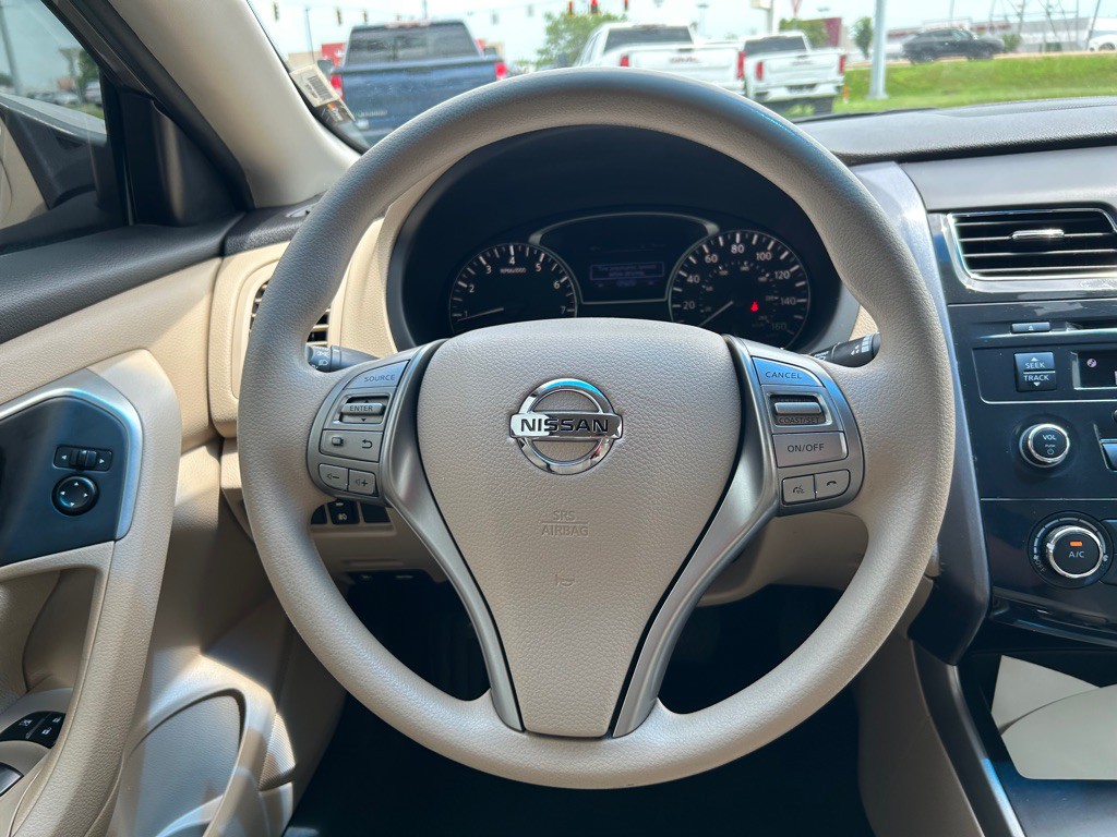 2015 Nissan Altima Image 16