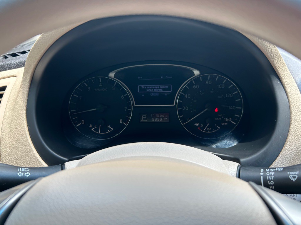 2015 Nissan Altima Image 17