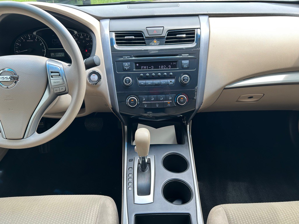 2015 Nissan Altima Image 18