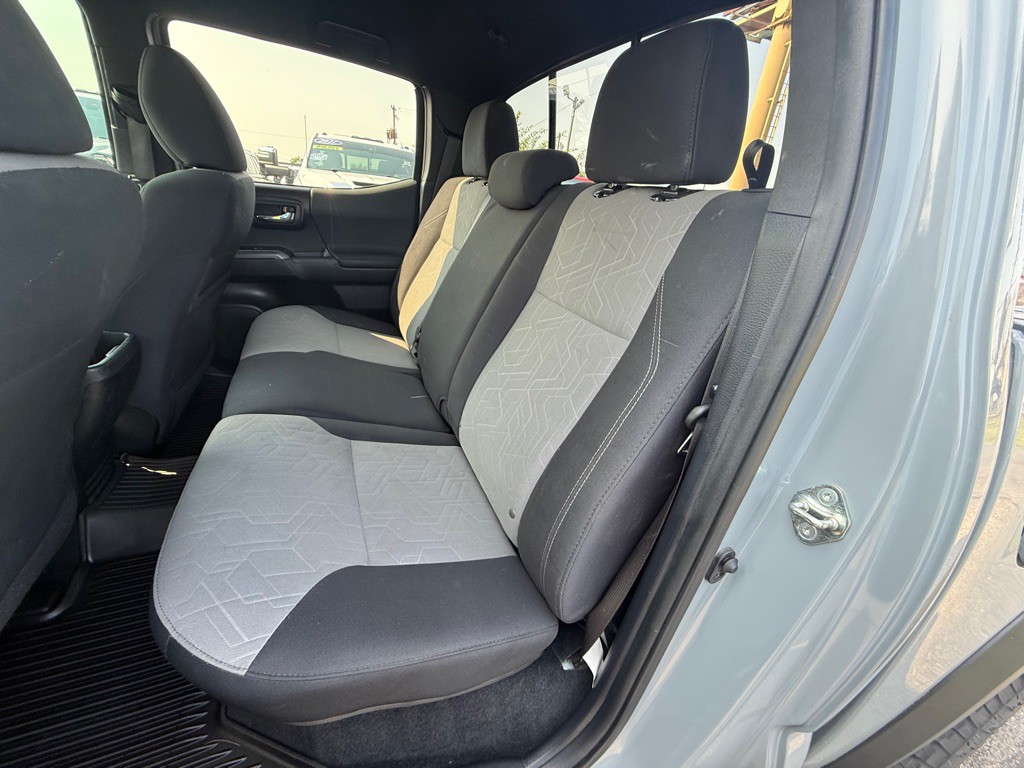 2020 Toyota Tacoma Image 16
