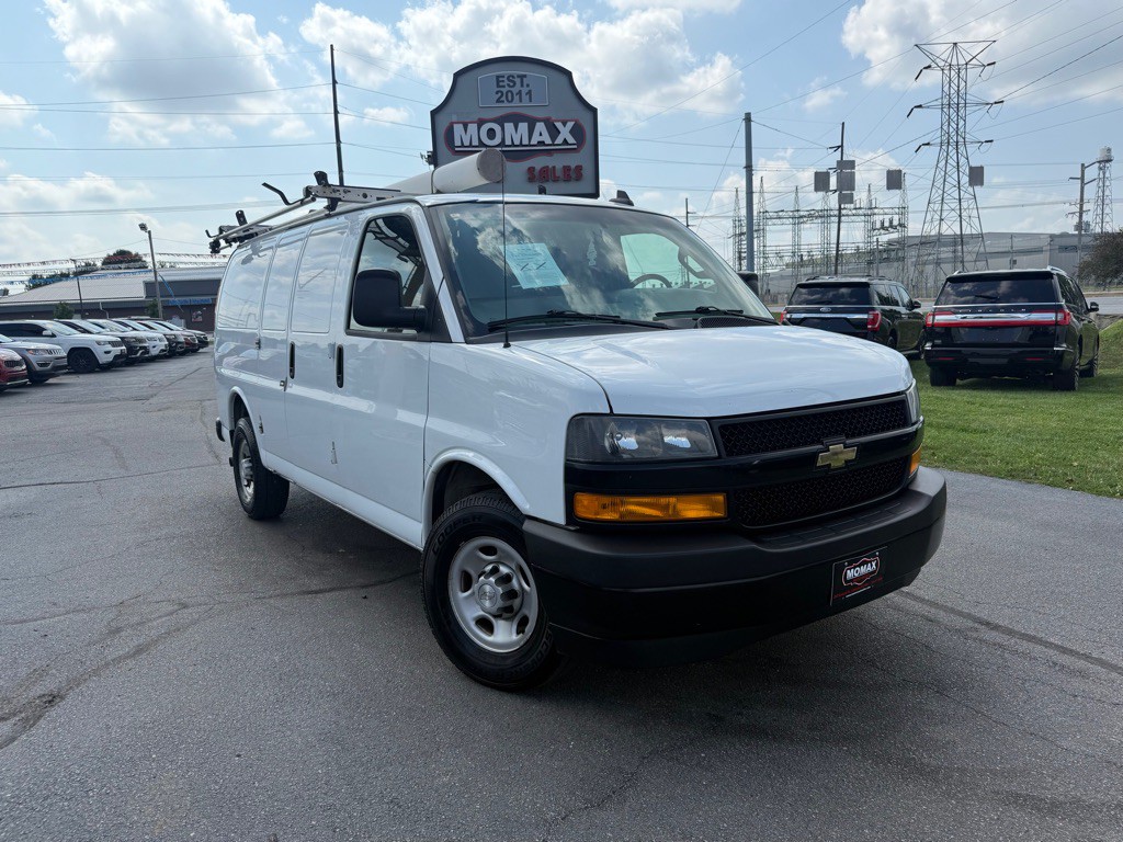 2018 Chevrolet Express Image 2