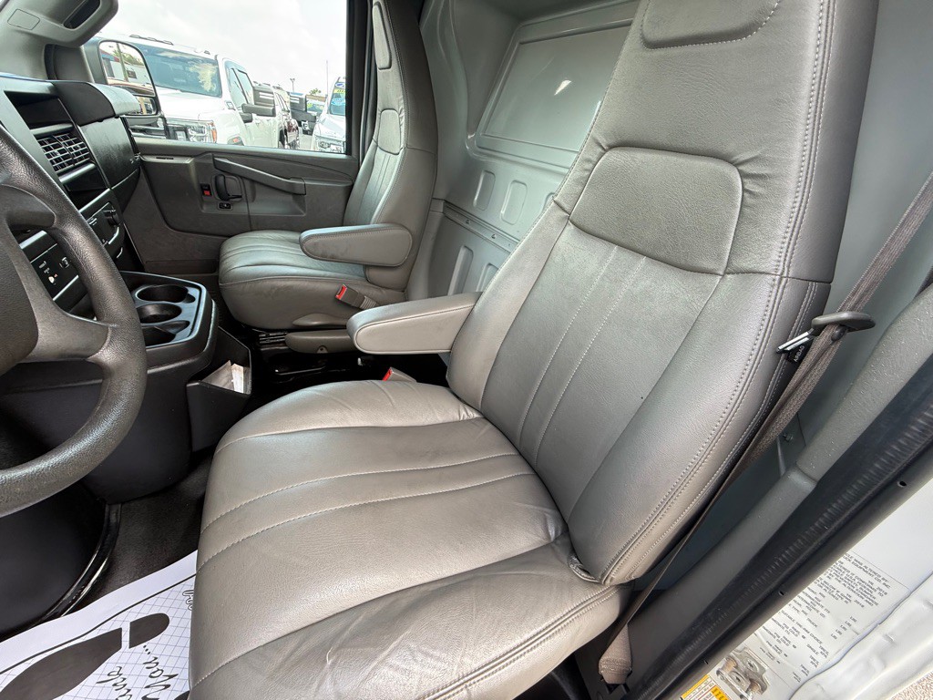 2018 Chevrolet Express Image 13