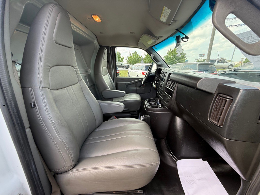 2018 Chevrolet Express Image 15