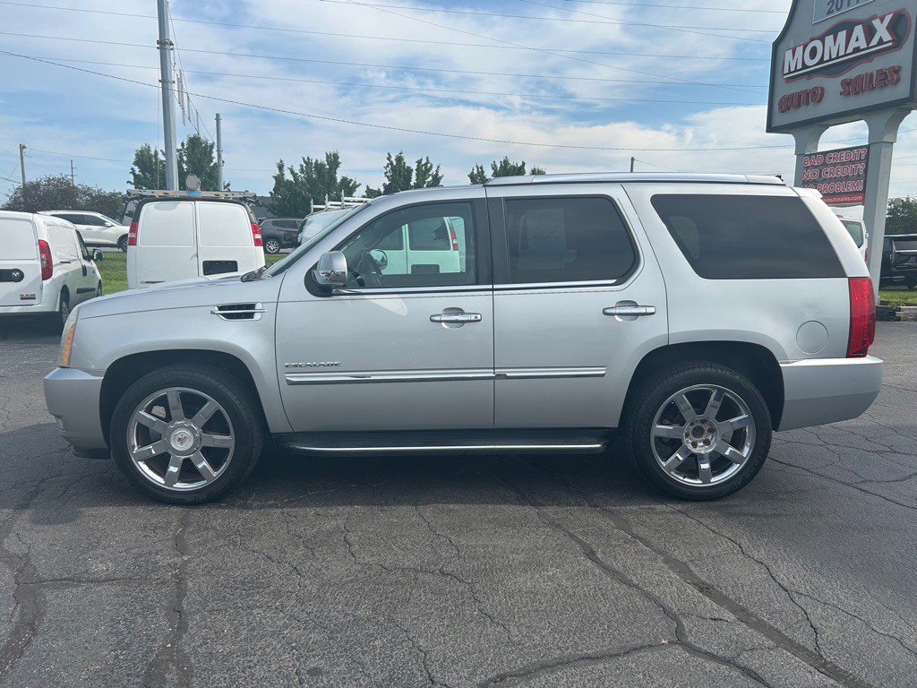 2010 Cadillac Escalade Image 6