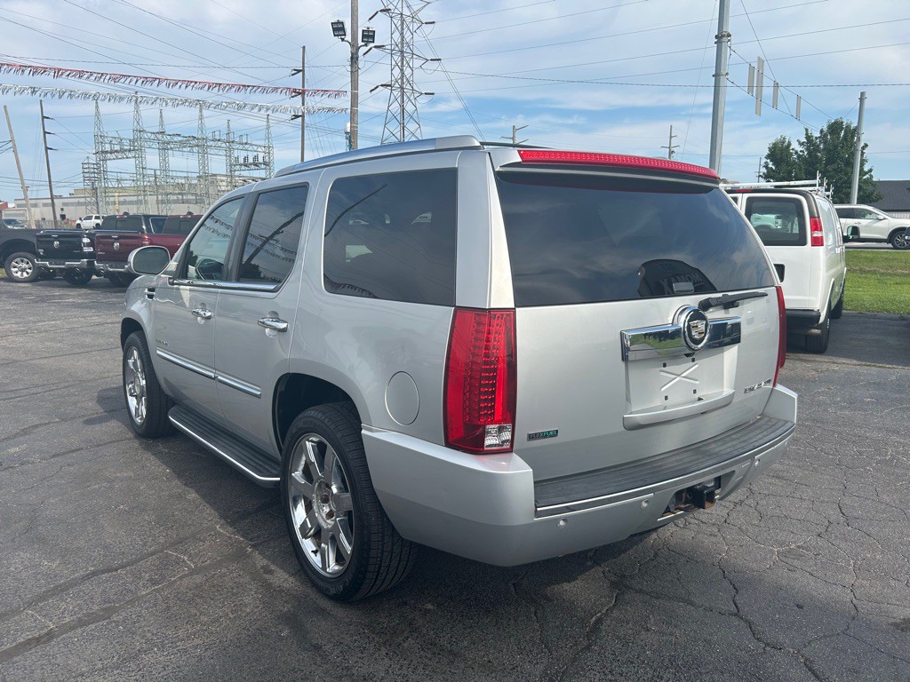 2010 Cadillac Escalade Image 7