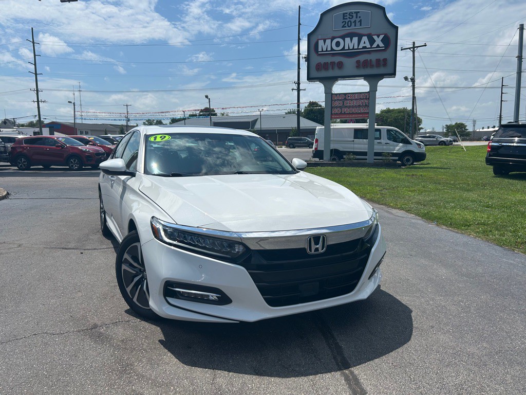 2019 Honda Accord Image 1