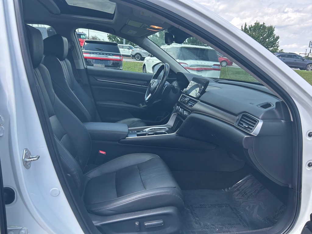 2019 Honda Accord Image 11