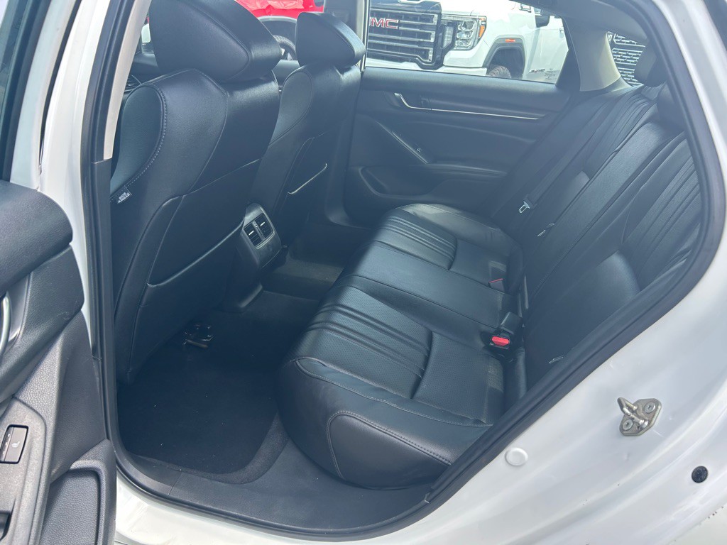 2019 Honda Accord Image 13