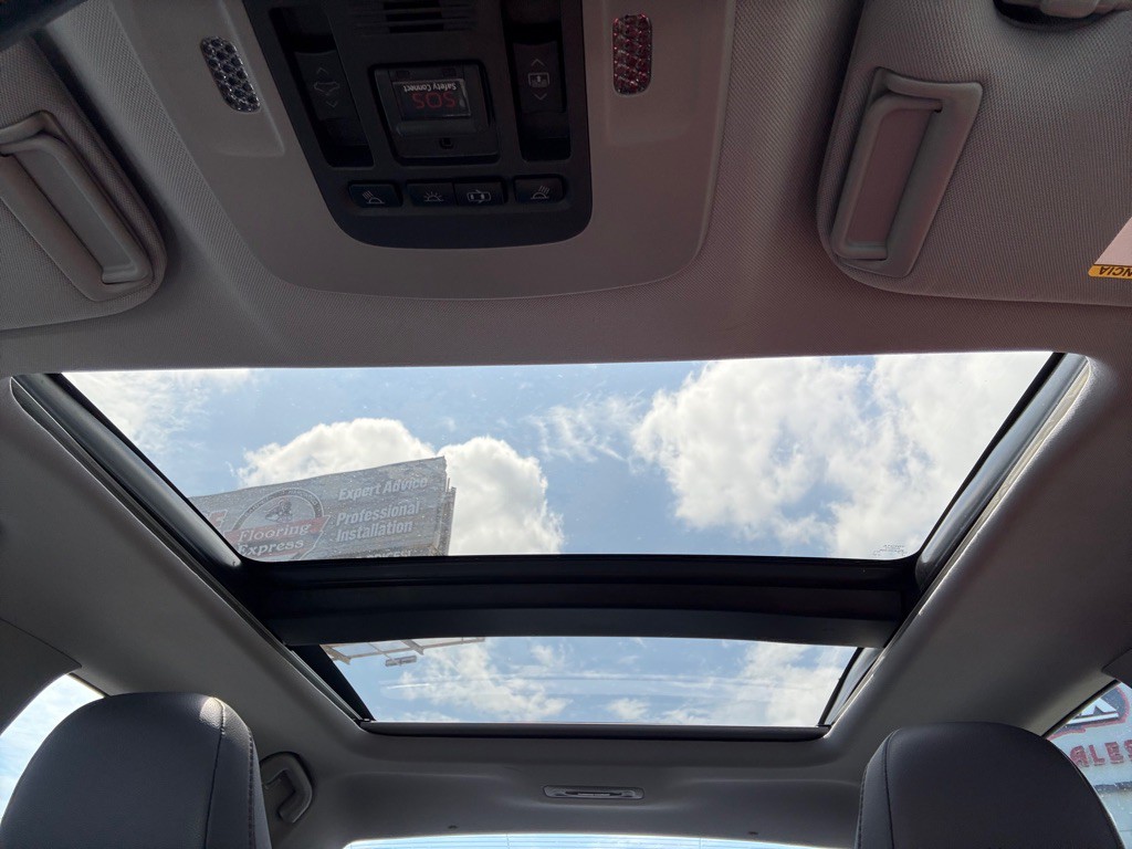 2018 Toyota Camry Image 16